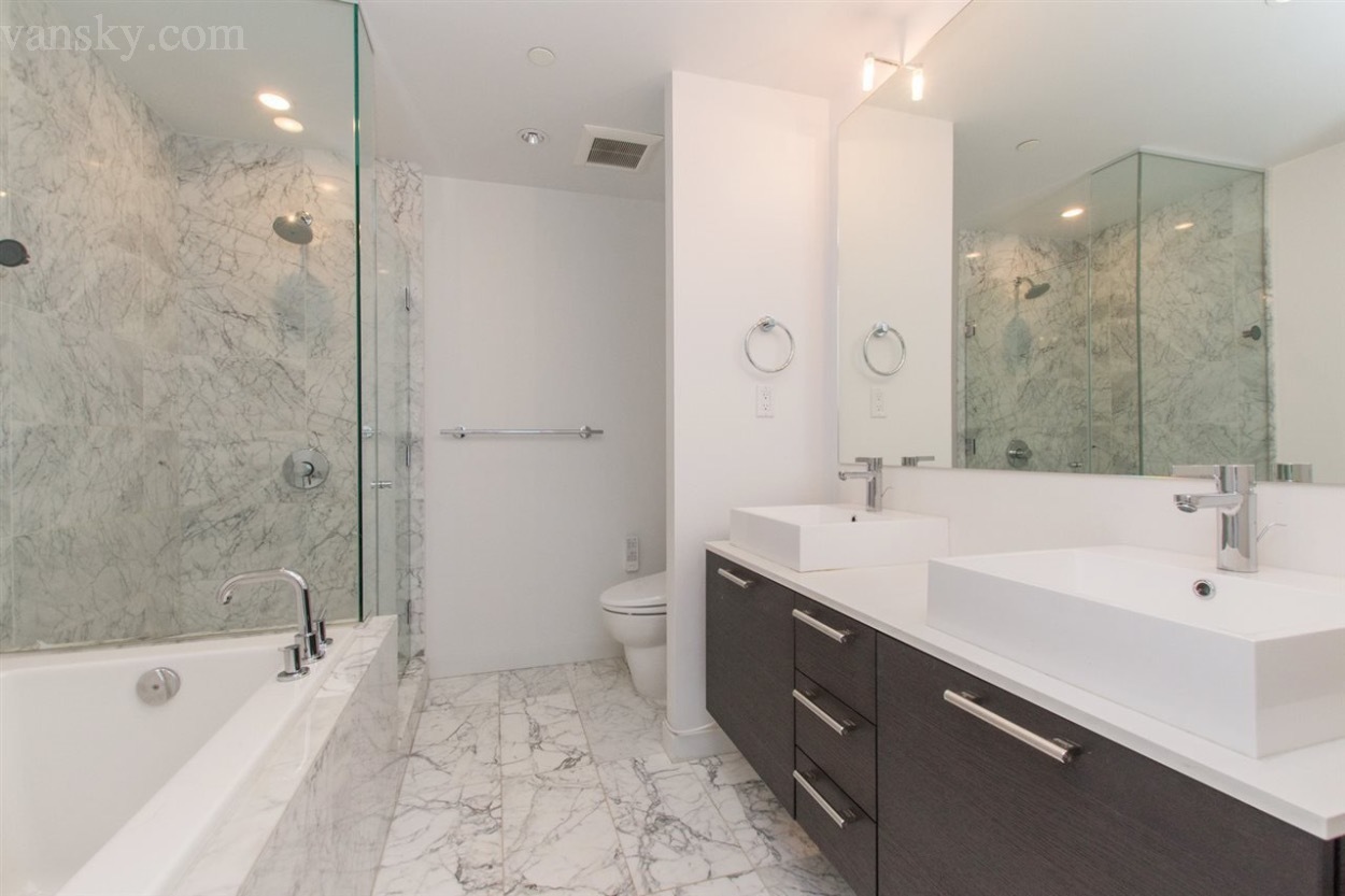 210506092929_7. master ensuit bathroom 2.jpg